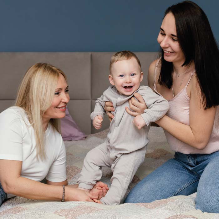 Familia-ROPA metodo-ROPA-LGBTQ-Familia-shared-motherhood-lgbtq-fertility