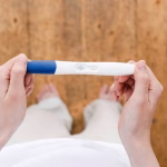 Prueba-de-embarazo-positiva-Positive-pregnancy-test